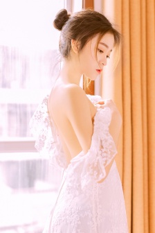 明星专题：妮基·希尔顿